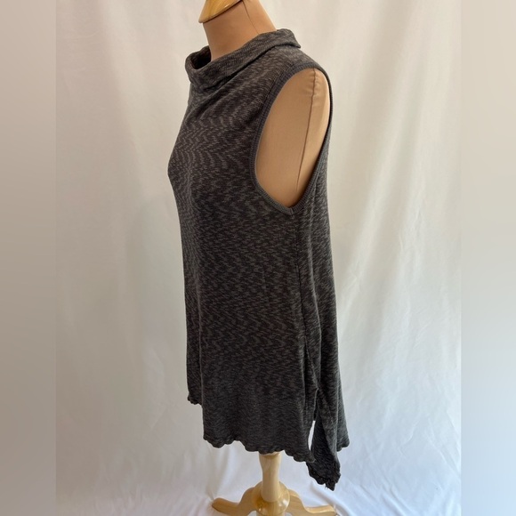 Left of Center Knit High Low Sleeveless Tunic Top - Picture 2 of 7